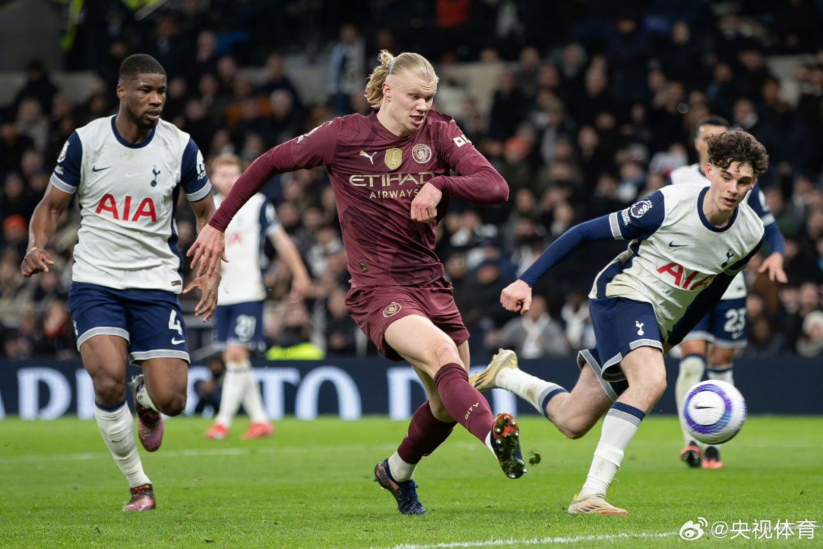 曼城发布备战花絮；今晚回应争议；NBA总决赛任务艰巨；更衣室氛围转暖的简单介绍