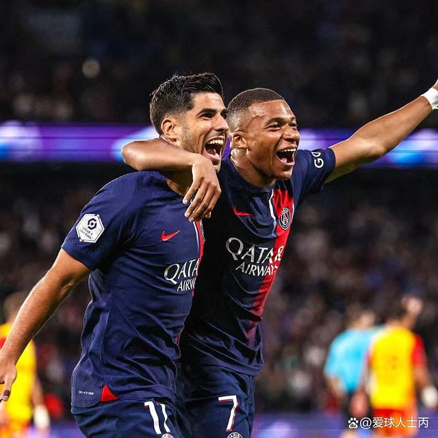 包含法国杯加时末段再迎强敌，勒沃库森更衣室发声，主帅态度：压力陡增，更衣室氛围转暖的词条