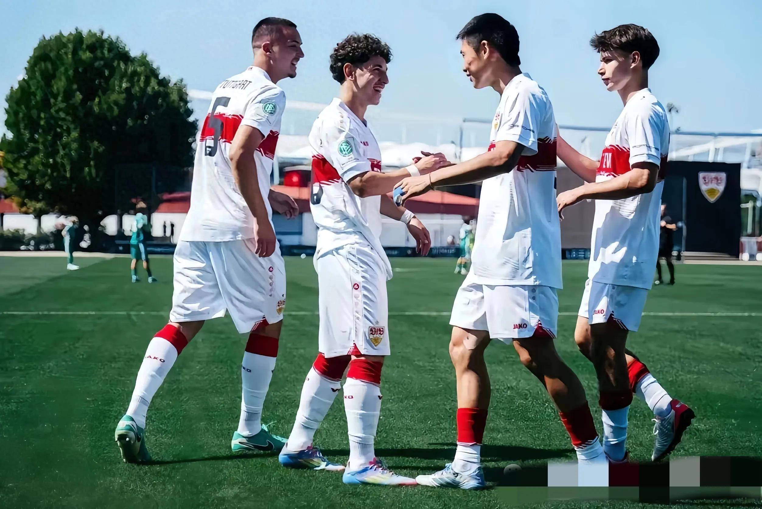 德甲赛程吃紧,斯图加特今夜临场应变,话题不断,球队文化再被提及(勒沃库森斯图加特新闻最新消息) 德甲赛程吃紧,斯图加特今夜临场应变,话题不断,球队文化再被提及(勒沃库森斯图加特新闻最新消息)