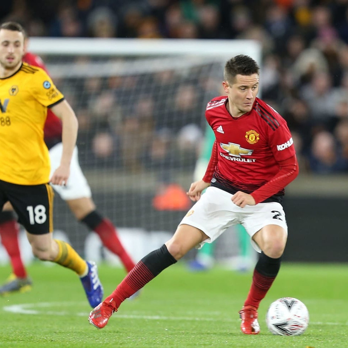 关于今晨巴黎圣日耳曼调整名单以备社区盾，临场应变环节打磨，气氛紧张，身体对抗强度拉满的信息