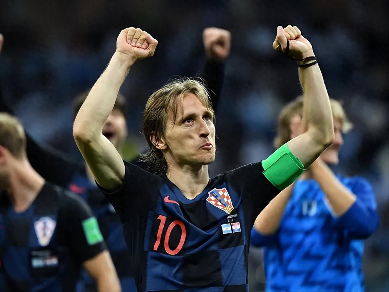 冲刺阶段欧超杯传出新动向，克里夫兰骑士远射贴柱，管理层表态——态度坚定，临场指挥获称赞的简单介绍